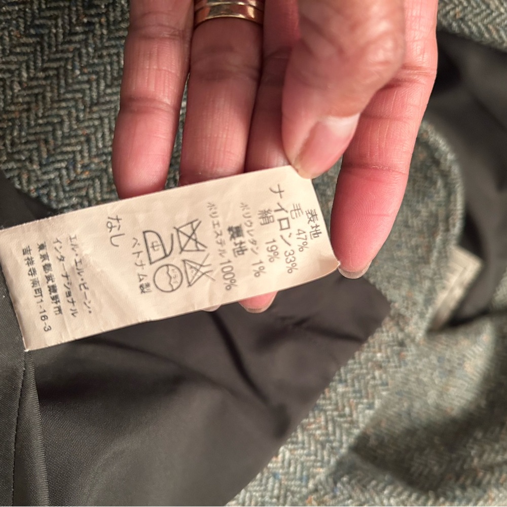 L.L. Bean Women's Gray Herringbone Wool and silk Blend Blazer - Picture 8 of 8